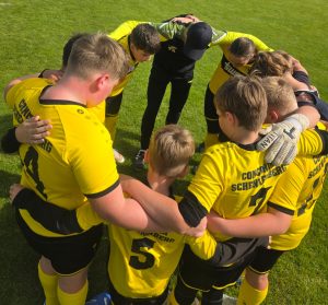 D2-Jugend des SV Concordia Schenkenberg bei der Saisonvorbereitung im Mannschaftskreis