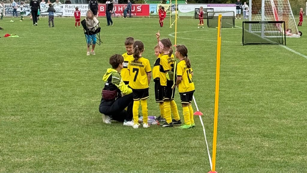 Bambini im Mannschaftskreis beim Turnier in Rackwitz