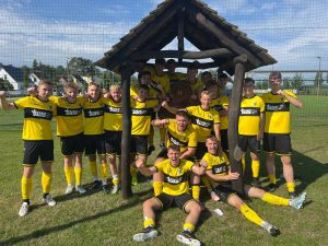 A-Jugend des SV Concordia Schenkenberg jubelt nach dem 7:2-Kantersieg in Bad Düben
