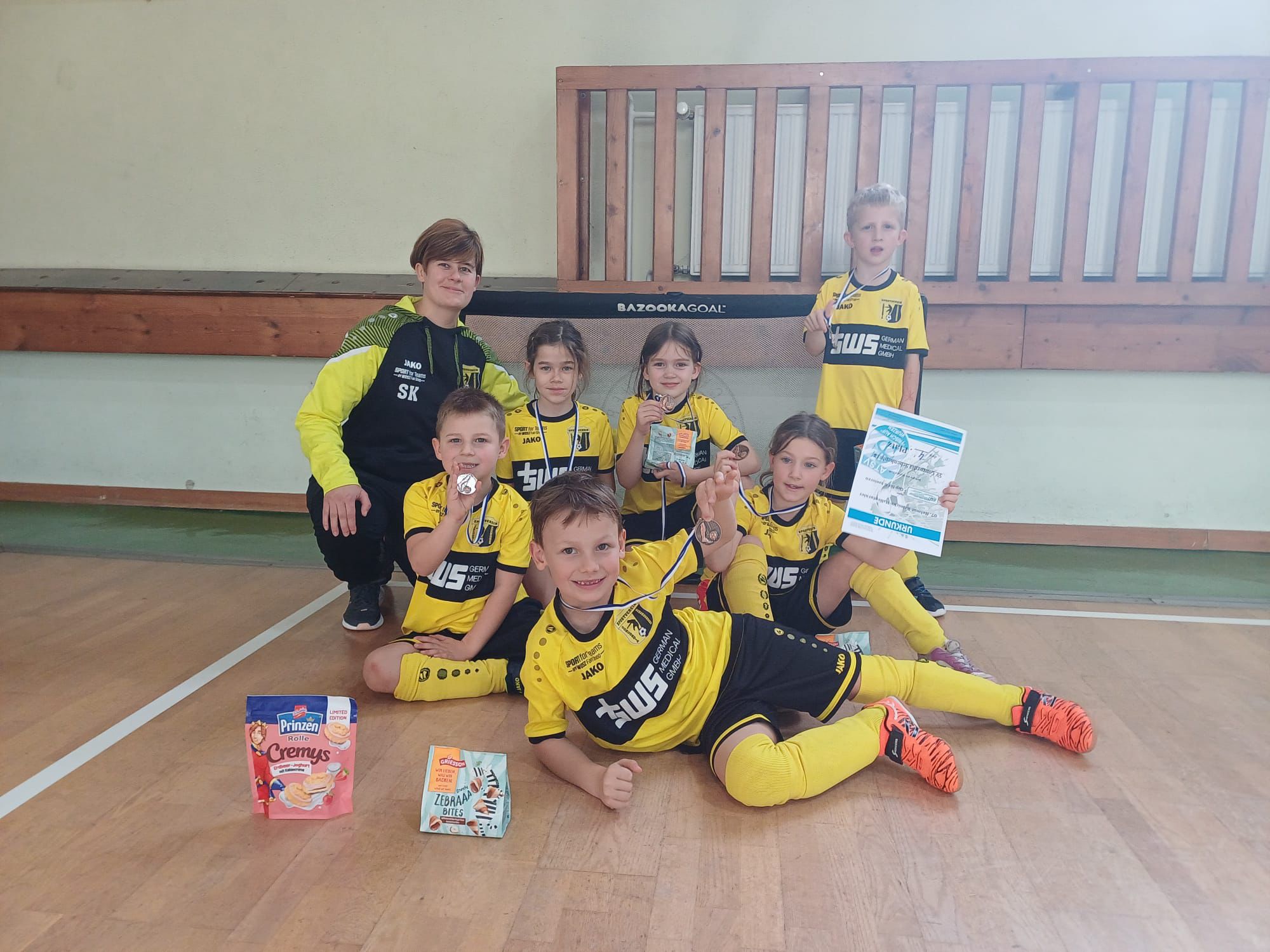 G-Jugend des SV Concordia Schenkenberg nach Hallenturnier mit Urkunden und Preisen